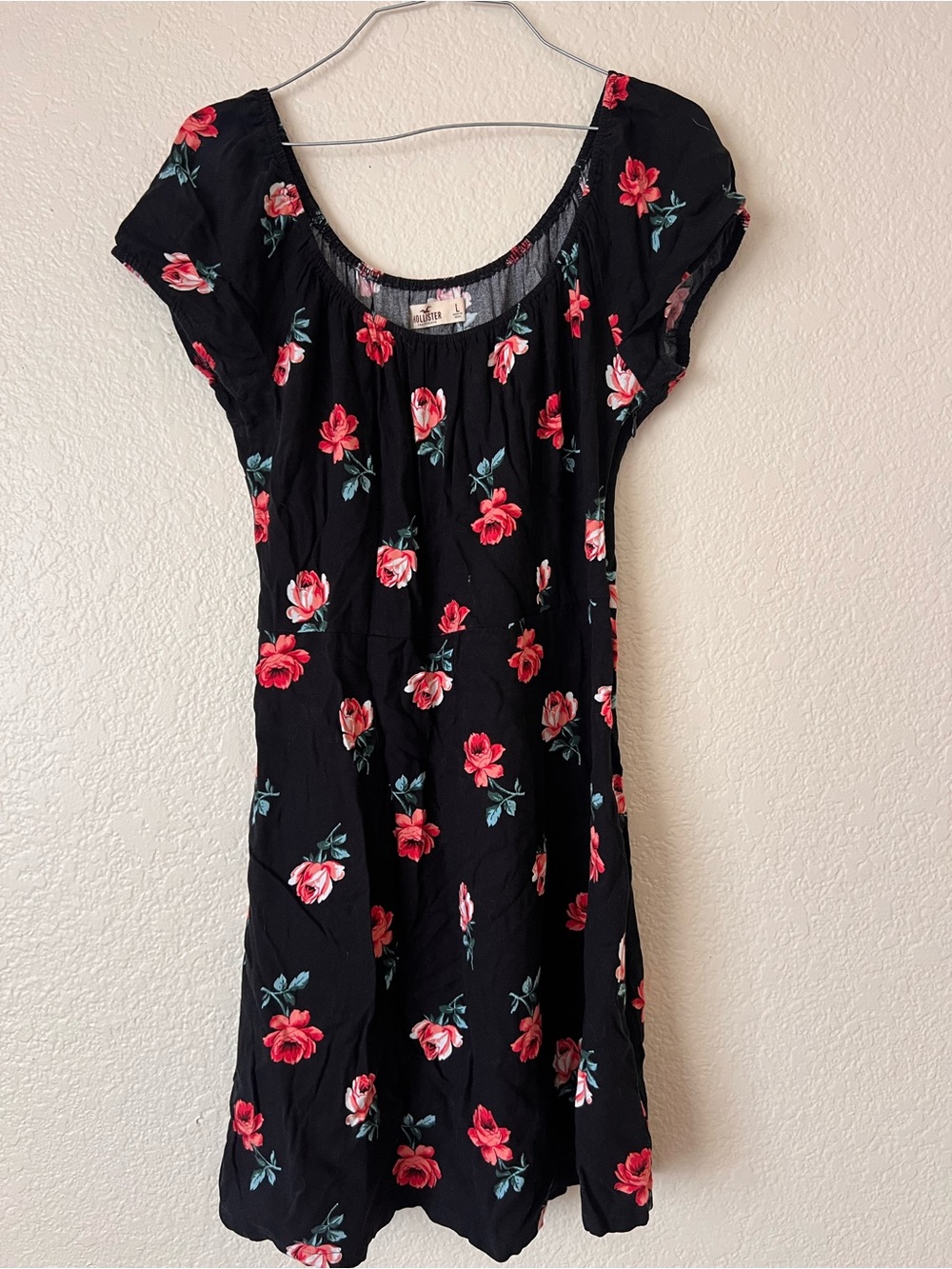 Black Floral Short Sleeve Scoop Neck Dress - Red Rose Print